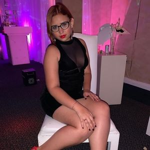 Meet your Posher, Angélica